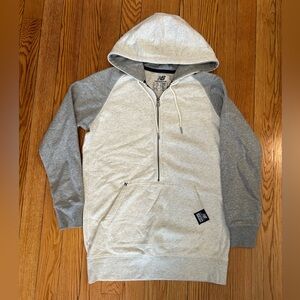 New Balance Women’s 1/2 zip Sweatshirt